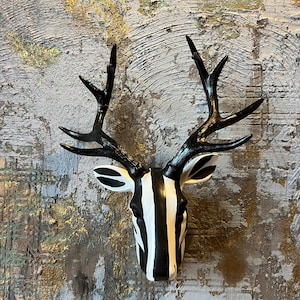 Black and White 3D Deer Statue Wall Decor, Modern Deer Sculpture, Elegant Wall Art, Rustic Animal Head Mount, Handmade Gift Idea