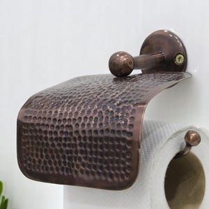All-Copper Toilet Paper Holder with Cover – Vintage Bathroom Tissue Roll Holder in Bronze Finish