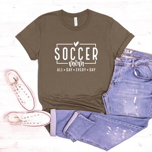 Soccer Mom Graphic Tee: Comfortable Game Day Outfit image 4