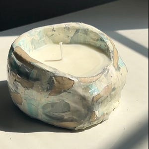 Distressed stone marbled candle