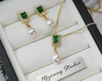 Conjunto de pendientes y collar de perlas de agua dulce verde esmeralda / Joyería de perlas verdes para damas de honor, conjunto de joyería nupcial, regalo delicado para ella.