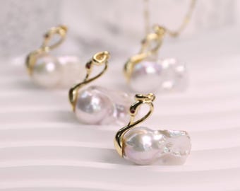 Swan Pearl Necklace – Elegant Baroque Pearl Pendant, Graceful Swan Design, Timeless Jewelry Gift for Her, Bridal and Everyday Wear