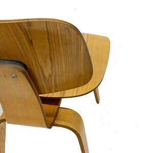 Pair of Vintage LCW Lounge Chairs by Ray and Charles Eames for Herman Miller image 5