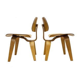 Pair of Vintage LCW Lounge Chairs by Ray and Charles Eames for Herman Miller image 3