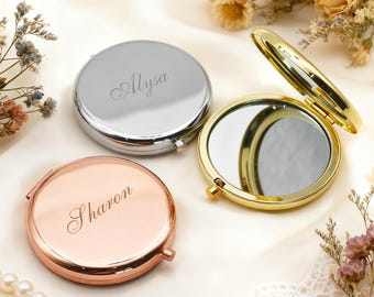Specchio compatto con incisione personalizzata, specchio tascabile con nome personalizzato, specchio per il trucco in oro rosa/oro/argento con ingrandimento, regalo per damigelle d'onore