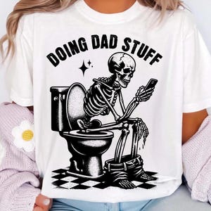 Cosas de papá PNG SVG / Diseño divertido de papá con esqueleto en el baño / Sublimación retro a cuadros para el Día del Padre / Regalo para él / Descarga digital
