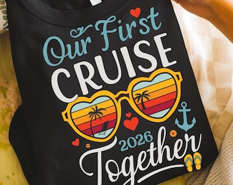 Notre première croisière 2025 ensemble SVG PNG - conception de croisière de couples mignons, ma première croisière PNG, chemise de vacances jeune amour, voyage romantique