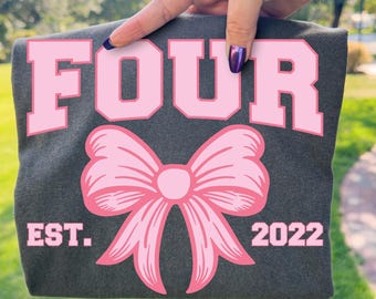 Coquette Bow Vier Verjaardag PNG SVG | Ontwerp meisje 4e verjaardag | Gesch. jaar Digitale download feest