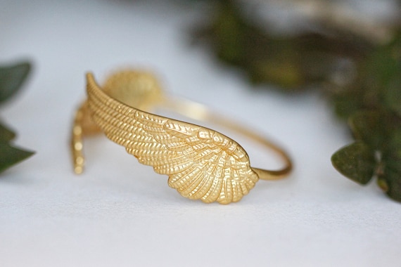 Angel Wing Clasp Bangle | Tee House