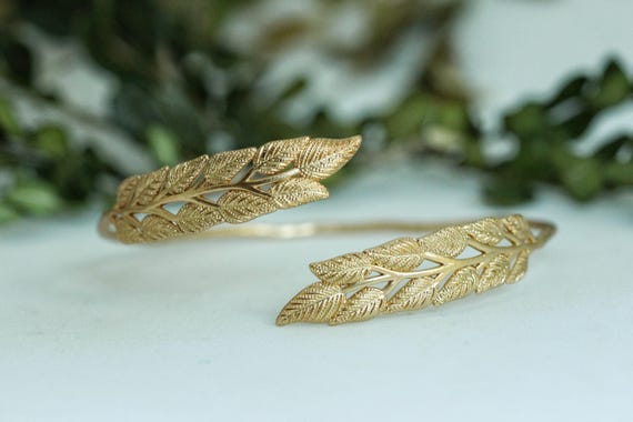 Vintage Belt Bracelet Gold Toned Grecian Roman Leaf Motif Stretch Vintage 1980s Adjustable Leaf Arm Bracelet - Gold Greek Roman Style Upper  main image 4