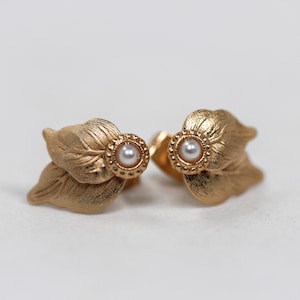 Preorder * Avery Leaves Pearls Stud Earrings Gold Leaf Silver Bridal Rustic Jewelry Boho Earring Dainty Goddess Jewelry Bridal Studs