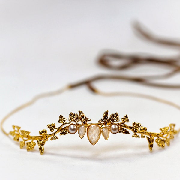 Preorder* Eva Delicate Leaves Gold Tiara, Antique Style Bridal Hair Accessories Wedding Crown Goddess Hair Piece, Dainty Leaf Pearl Wreath