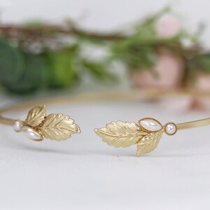 Fawn Arm Bracelet, Pearl and Leaves Gold Bridal Jewelry, Gold Bridal Arm Cuff, Gold Wedding Arm Band, Gold Wedding Jewelry, Rustic