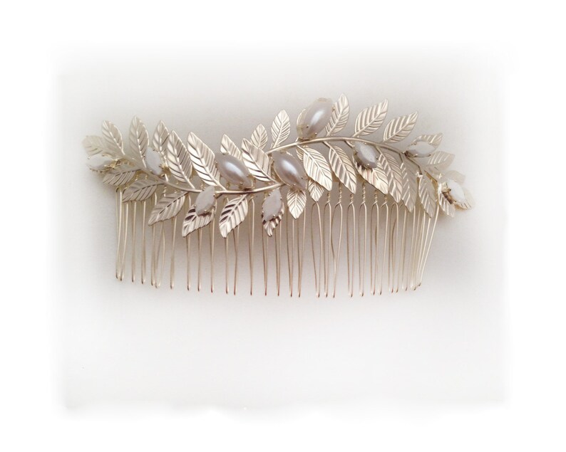 Preorder Leonora Bridal Hair Comb, Pearls, Grecian Leaves Gold Plated Bridal Hair Accessoried Wedding Comb, Goddess Hair Accessories image 8