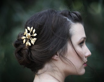 Preorder * Large Leaf Circle Clip, Gold Flower Leaf Hair Clip, Floral Hair Jewelry, Romantic Hair Clip, Bridal Hair Accessory, Wedding, Boho