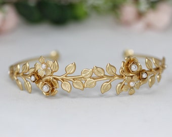 Eva Floral Gold Leaves Arm Band, Leaf Arm Cuff, Bridal Jewerly, Bridal Accessories Dainty Bracelet Bohemian Floral flowers Arm Bracelet