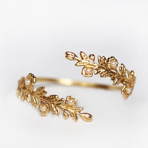 Flower Bouquet Bracelet, Blooming Gold Wrap Wire Bracelet, Golden Bangle, Adjustable,Bohemian Bracelet, Bridal Jewelry, Bridesmaid Jewelry