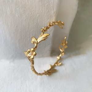 Forget-Me-Not Floral Bracelet Blooming Gold Wrap Wire Golden Bangle Adjustable  Bohemian Bracelet Bridal Jewelry Bridesmaid Jewelry