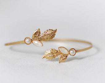 Fawn Arm Bracelet, Pearl and Leaves Gold Bridal Jewelry, Gold Bridal Arm Cuff, Gold Wedding Arm Band, Gold Wedding Jewelry, Rustic