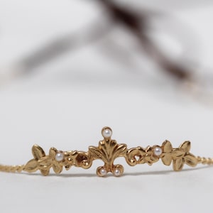 Preorder * Princess Sofia Hair Chain Delicate Leaf Tiara Bridal Hair Accessories Floral Forehead Band Dainty Pearl Filigree Wreath Leaf Halo