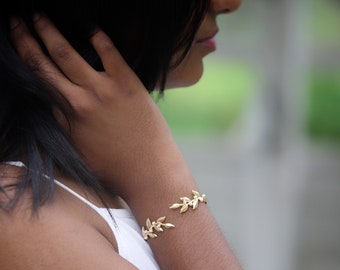 Twig and Pearls Bracelet, Bridal Leaves Pearls Wrap Bracelet, Gold Plated Grecian Bracelet, Goddess Bridal Jewellery Bridal Pearl Boho Cuff