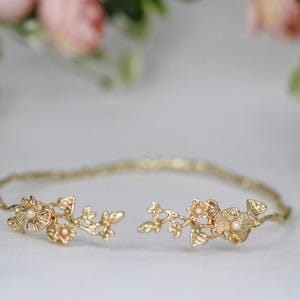 Fairy Magic Floral Choker Nature Inspired Necklace Dainty Hand Made Bridal Jewelry Gold Leaves Pearls Wedding Necklace Bridal Leaf Choker