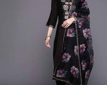 Black Embroidered Kurta Set With Organza Dupatta