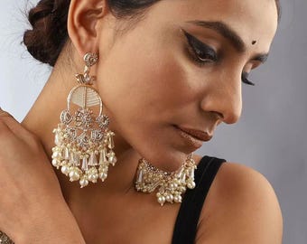 Elegant Off-White Kundan and Pearl Drop Earings