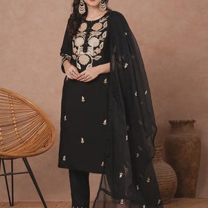 Black Floral Embroidered Straight Fit Kurta Set