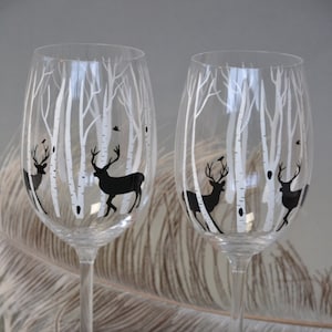 Set of 2 Wedding Wine Glasses • Wedding Gift for Mr & Mrs • Exclusive Wine Glasses • Wedding Toasting Flutes • Wedding Favors