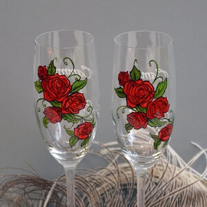 Set of 2 Wedding Champagne Flutes • Wedding Gift for Mr & Mrs • Exclusive Champagne Glasses • Wedding Toasting Flutes • Wedding Favors
