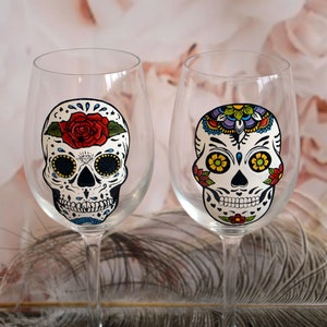Bicchieri da vino con teschio di zucchero, Giorno dei morti, Dia De Los Muertos, Bicchieri da vino per il giorno dei morti, Bicchieri da vino di Halloween, Set di 2 bicchieri da vino