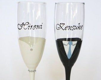 Personalized Modern Toasting Flutes, Wedding Flutes, Custom Flutes, Gift for the Couple, Couples Gift,