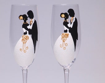 Set of 2 Wedding Champagne Flutes • Wedding Gift for Mr & Mrs • Exclusive Champagne Glasses • Wedding Toasting Flutes • Wedding Favors