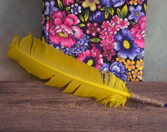 Yellow Feather Wedding pen, Wedding Guest book pen, Feather Wedding Pens, Wedding egistry pen, Pretty pen, Fancy pen, Planning pen