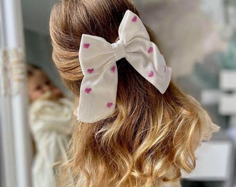 ハート刺繍ヘアリボン - クリームリネン - 女の子用 - 幼児用ヘアアクセサリー