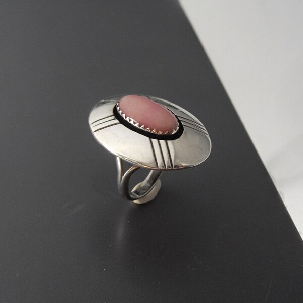 Vintage Sterling Silver Ring, Pink Stone Ring, Pink Agate Ring, Southwestern Ring, Large Ring