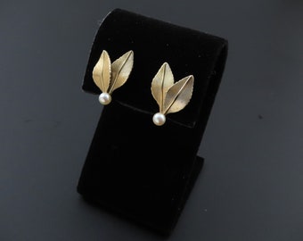 Krementz Leaf Earrings, Pearl Earrings, Small Earrings, Gold Filled Earrings