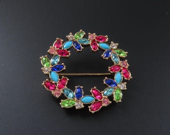 Avon Rhinestone Wreath Brooch