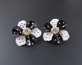 Avon Spectator Flower Earrings
