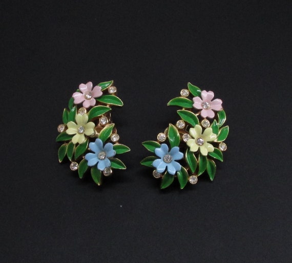 Trifari Enamel Flower Earrings, Trifari Earrings,
