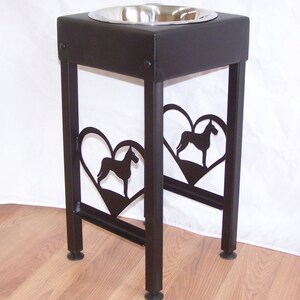 Single bowl Great Dane feeder