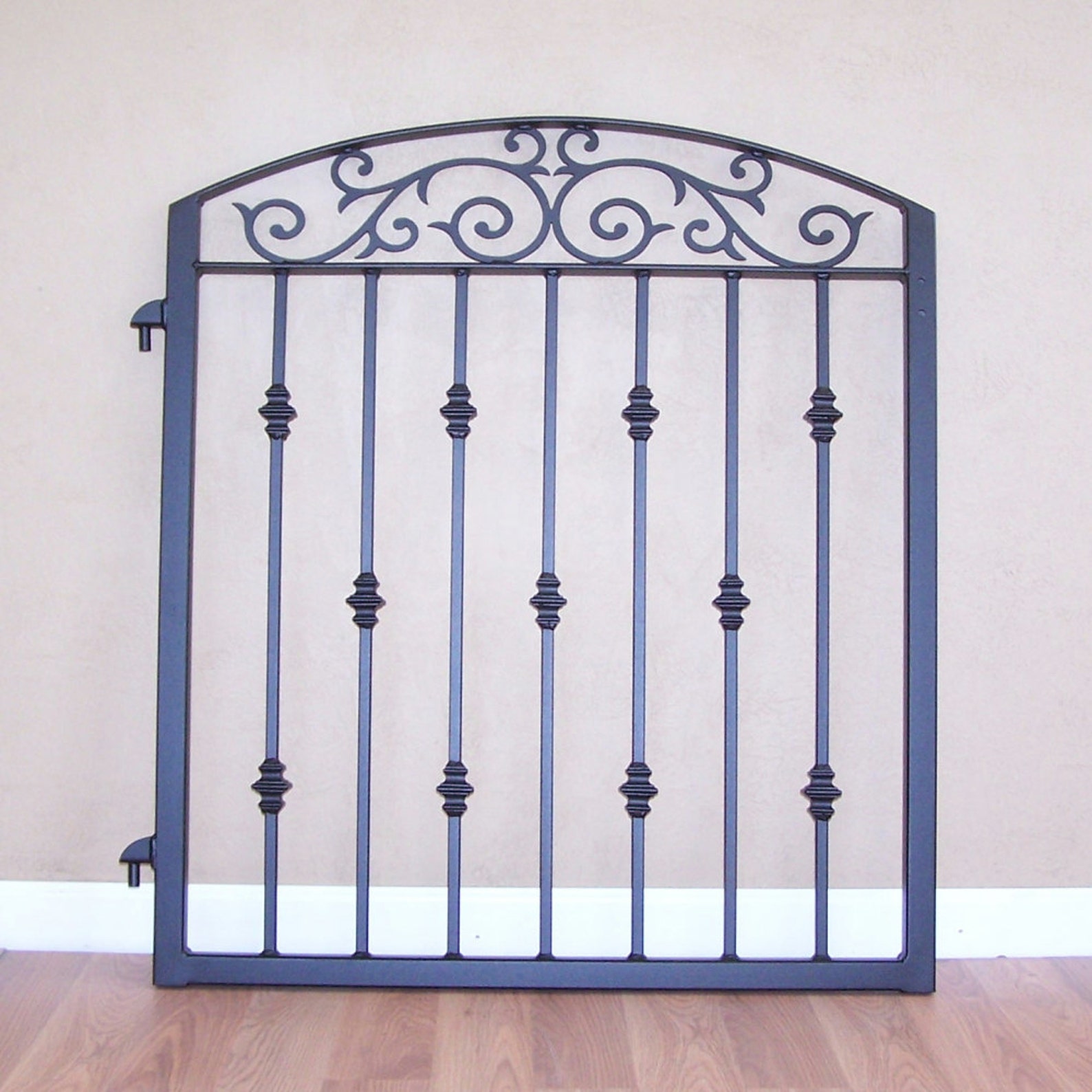 Цвет wrought Iron