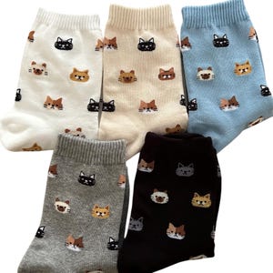 Calcetines de gato: regalo para amantes de los gatos. Hechos en Corea. imagen 1