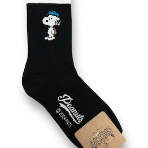 Officially Licensed Snoopy Socks – Peanuts Character Crew Socks – Made in Korea 4. White stripe