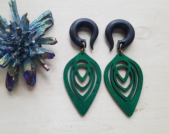 Green Infinity Leaf Drop Gauged Earrings // Lightweight Wooden Charm // Elvish Dangle Plugs Gauges