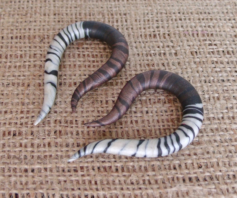 Okapi Hook Plugs image 2