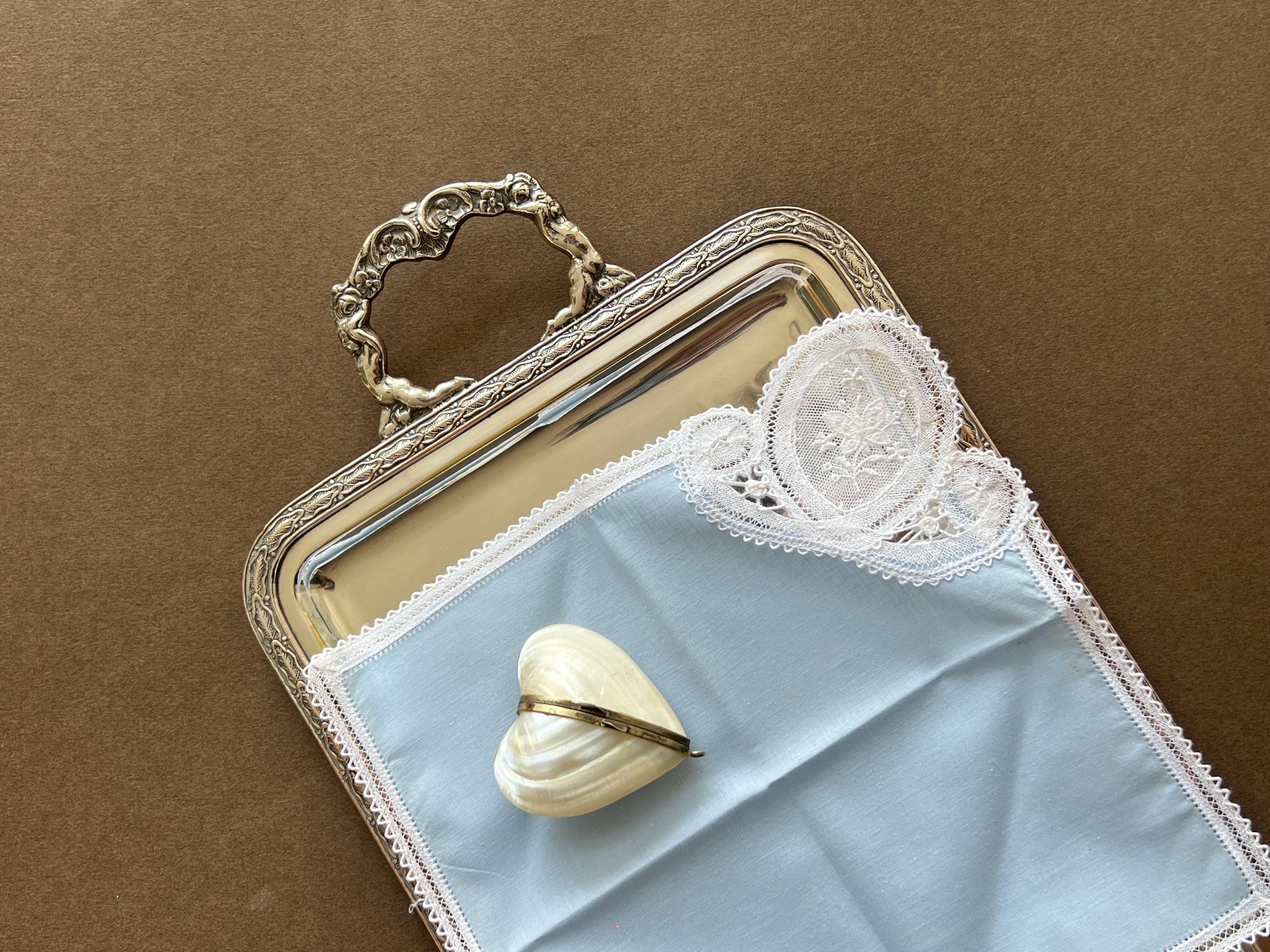 Rare Mother-of-Pearl Heart-Shaped Snuff Box Pendant: Spanish Keepsake / Pill Box