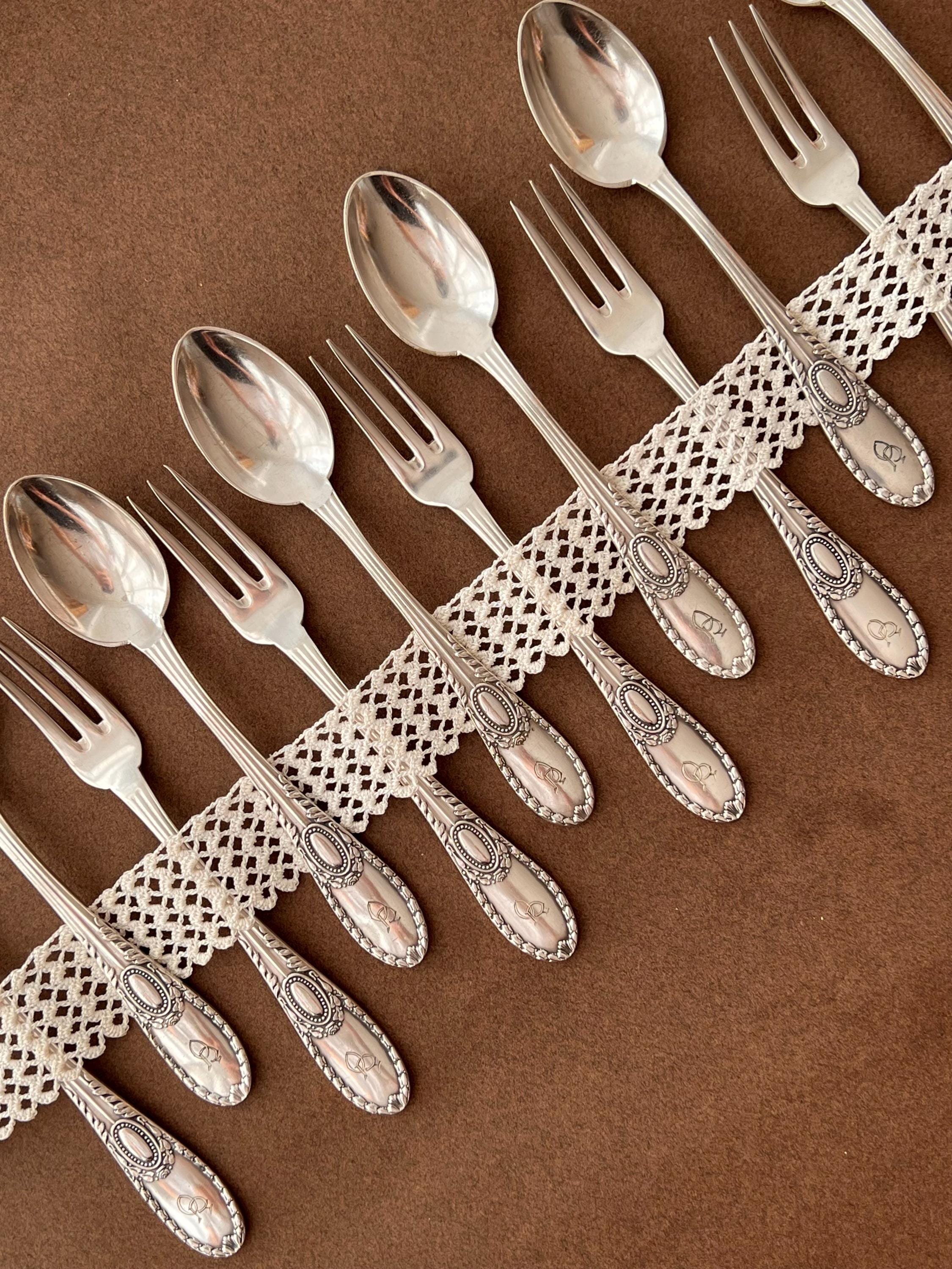 Set for 6 - Dessert Forks and Dessert Spoons – Vintage French Silverplate (24 Microns)