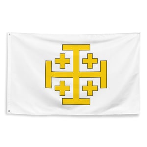 Könnte beinhalten: Weiße Flagge mit einem großen gelben Jerusalemer Kreuz, einem zentralen Kreuz mit vier kleineren Kreuzen in jedem Quadranten. Die Flagge ist rechteckig und hat Ösen zum Aufhängen.